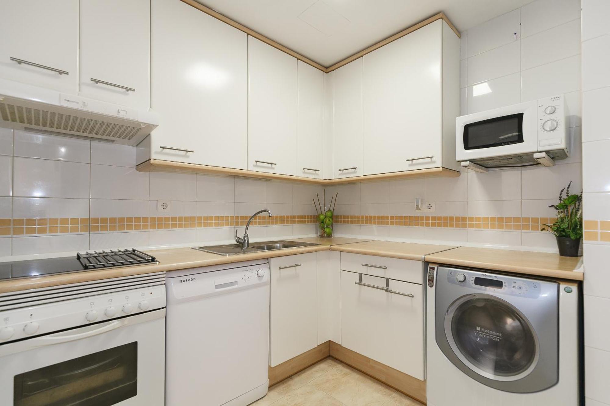 Uhc Golden Pineda Apartments لا بينيذا الغرفة الصورة