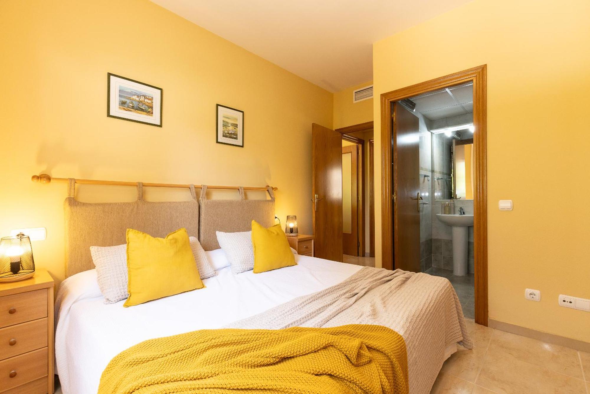Uhc Golden Pineda Apartments لا بينيذا المظهر الخارجي الصورة