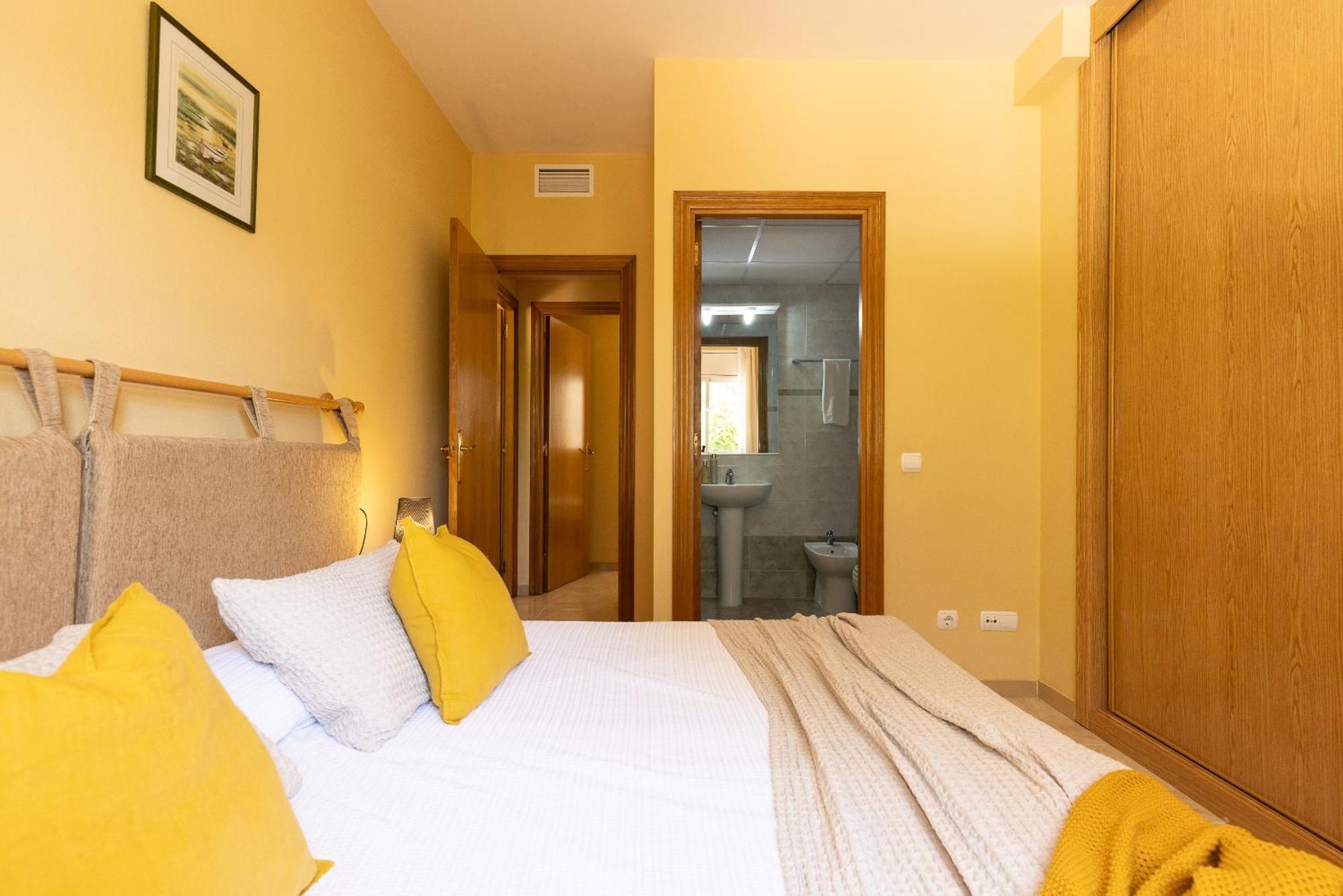 Uhc Golden Pineda Apartments لا بينيذا الغرفة الصورة