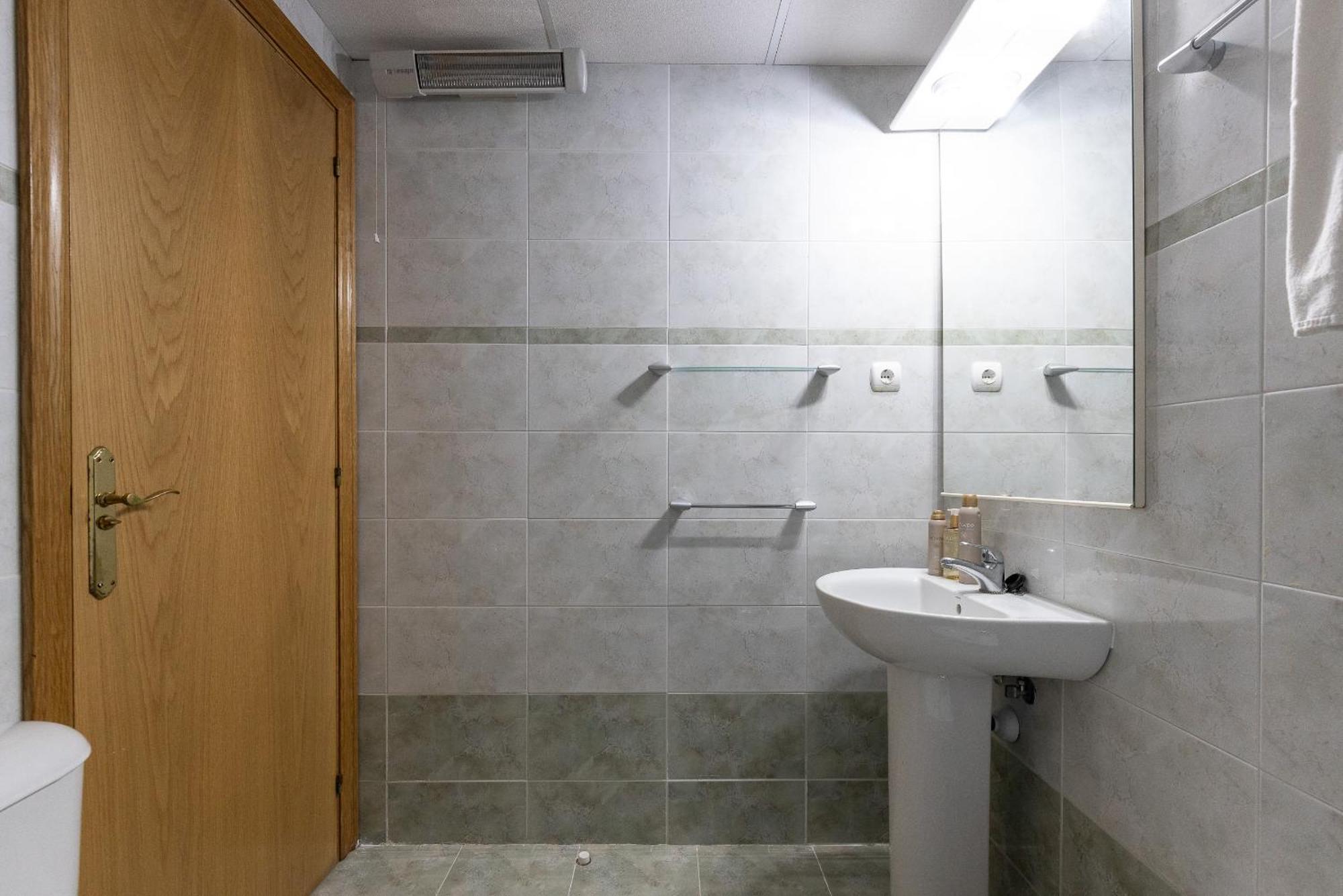 Uhc Golden Pineda Apartments لا بينيذا الغرفة الصورة