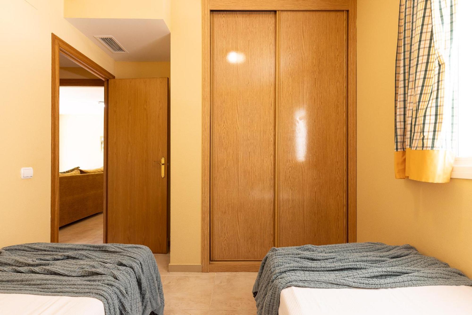 Uhc Golden Pineda Apartments لا بينيذا الغرفة الصورة